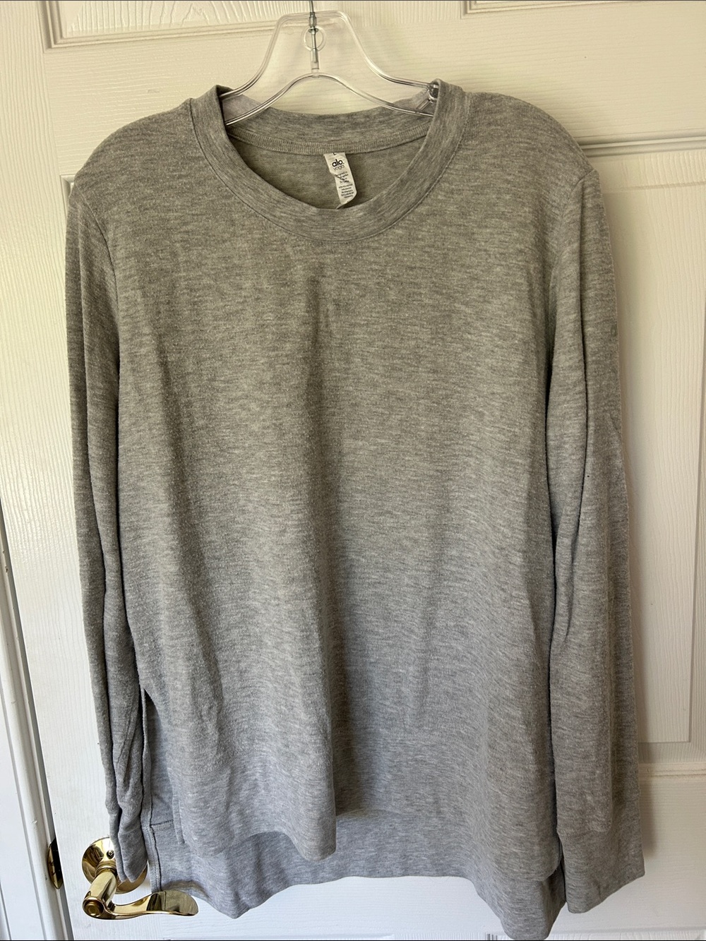 Alo yoga sweatshirt
